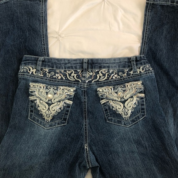 Arizona jean co. Bootcut Jeans with a design on the back size 16.5 plus - Picture 1 of 5